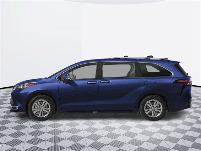 2025 Toyota Sienna Platinum photo 3