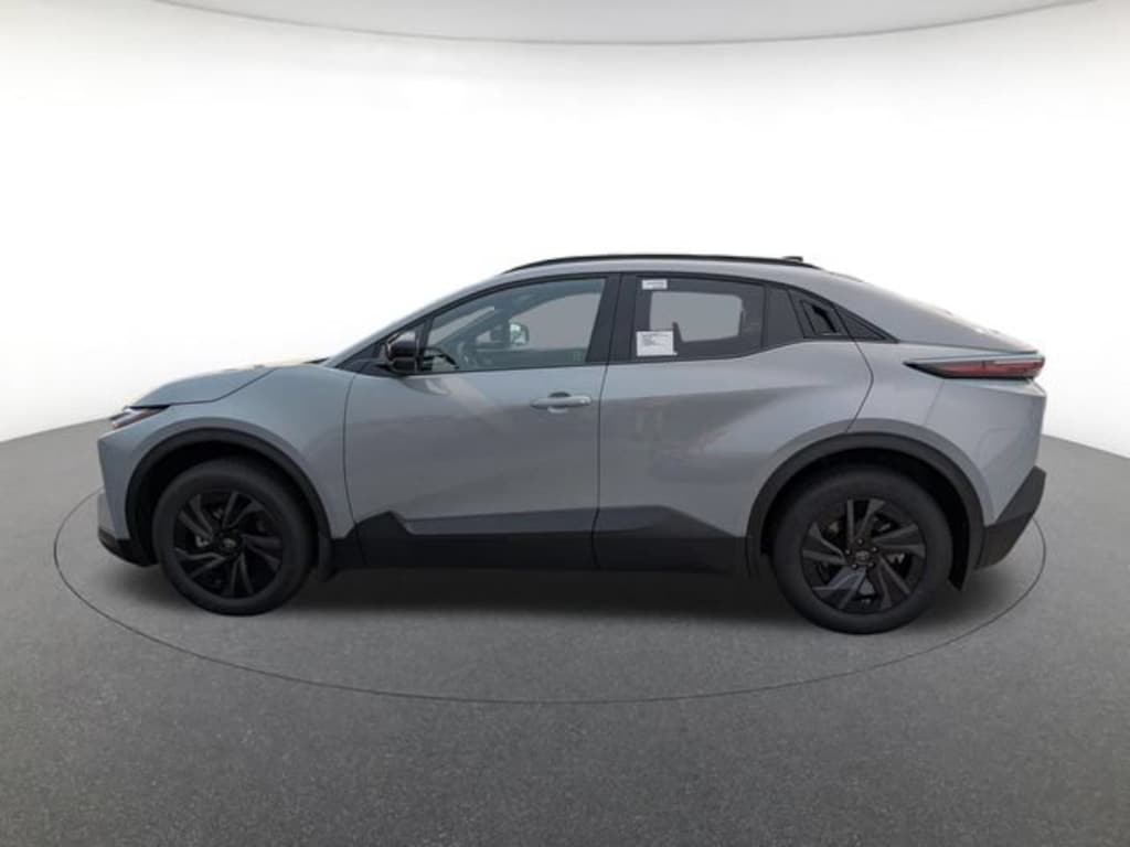 New 2026 Toyota C-HR SE SUV