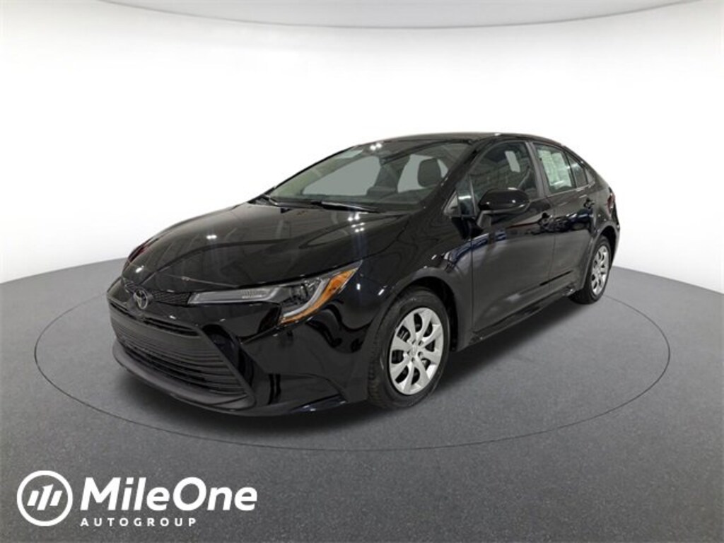 Used 2025 Toyota Corolla LE Sedan