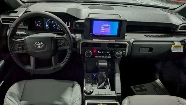 2025 Toyota Tacoma SR5 - Photo 7