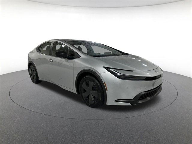 2024 Toyota Prius LE photo 3