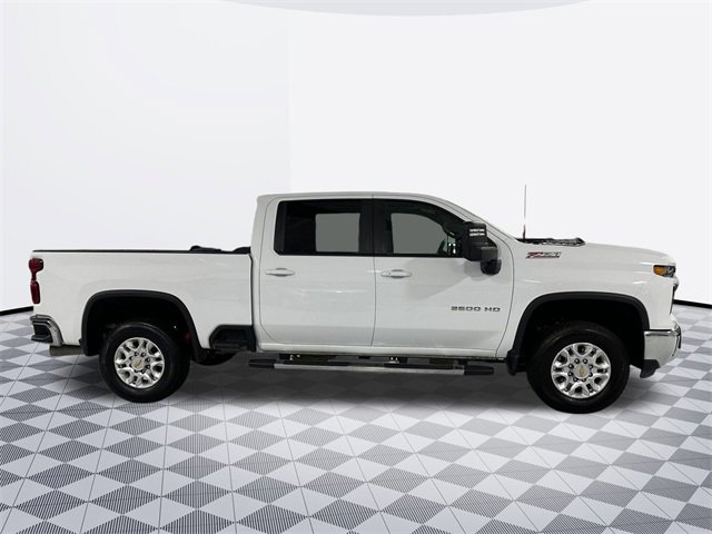 2024 Chevrolet Silverado 2500HD LT photo 4