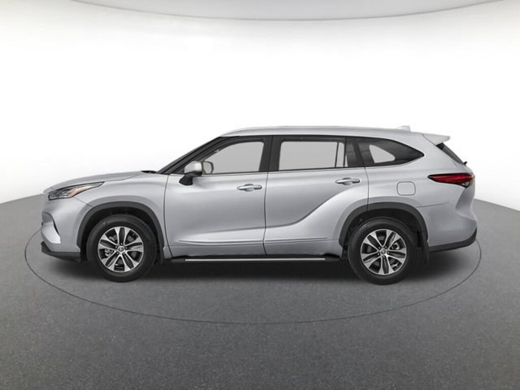 Used 2024 Toyota Highlander Hybrid XLE Sport Utility