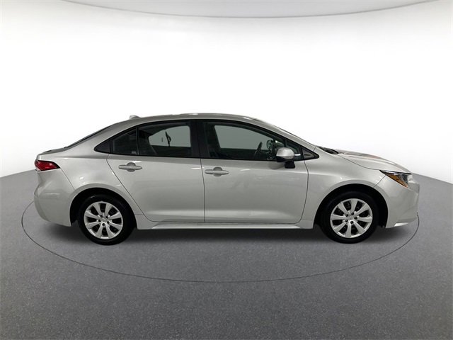 2025 Toyota Corolla LE photo 4