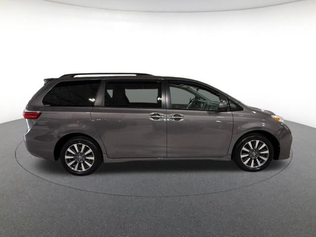 Used 2020 Toyota Sienna XLE Passenger Van