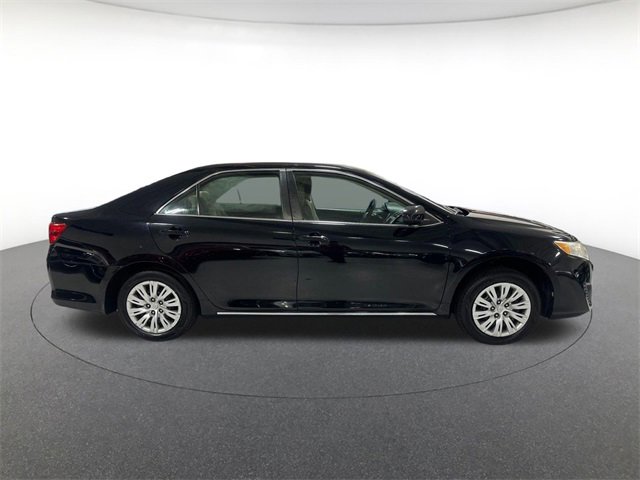 2014 Toyota Camry LE photo 4