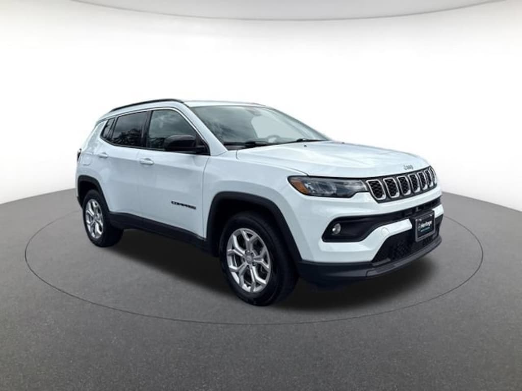 Used 2024 Jeep Compass Latitude Sport Utility