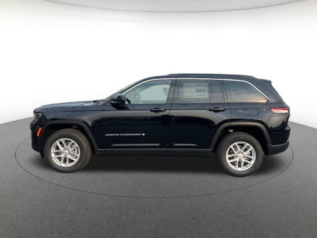 Used 2025 Jeep Grand Cherokee Laredo X Sport Utility