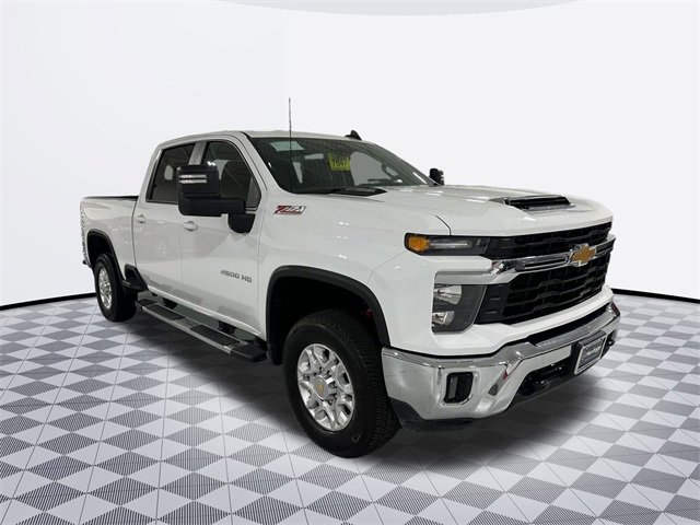 2024 Chevrolet Silverado 2500HD LT photo 3