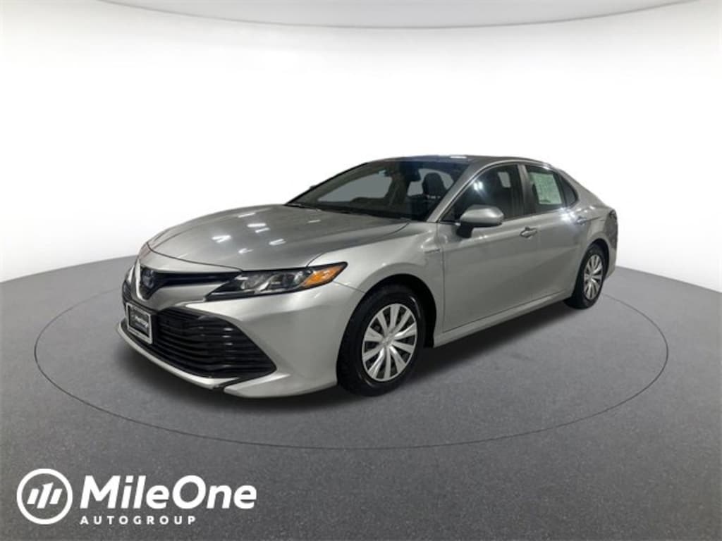 Used 2018 Toyota Camry Hybrid LE Sedan