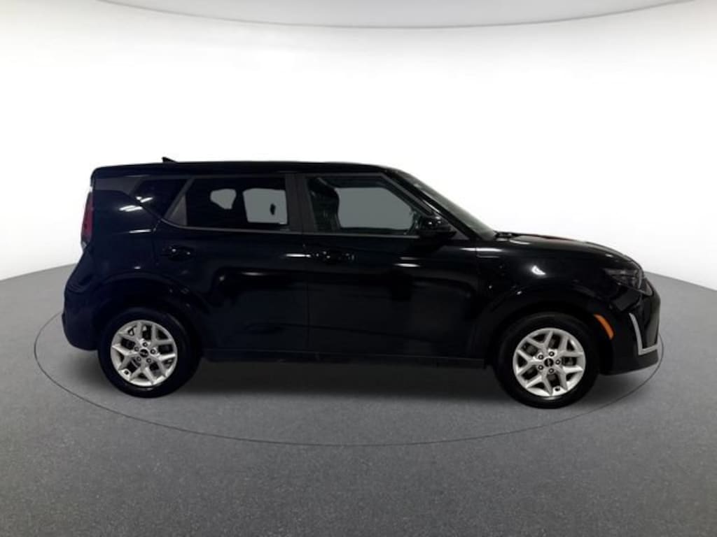 Used 2023 Kia Soul LX Hatchback