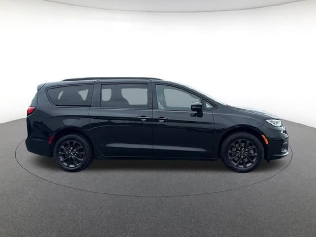 Used 2021 Chrysler Pacifica Limited Passenger Van