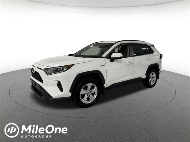 2020 Toyota RAV4 XLE's photo