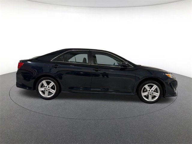 2014 Toyota Camry SE photo 4