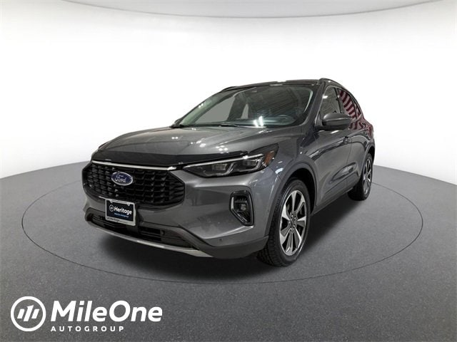 2023 Ford Escape Platinum's photo