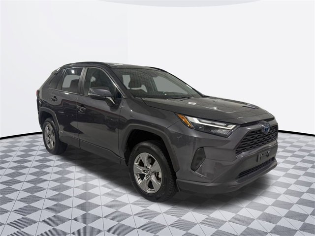 2024 Toyota RAV4 Hybrid XLE photo 3