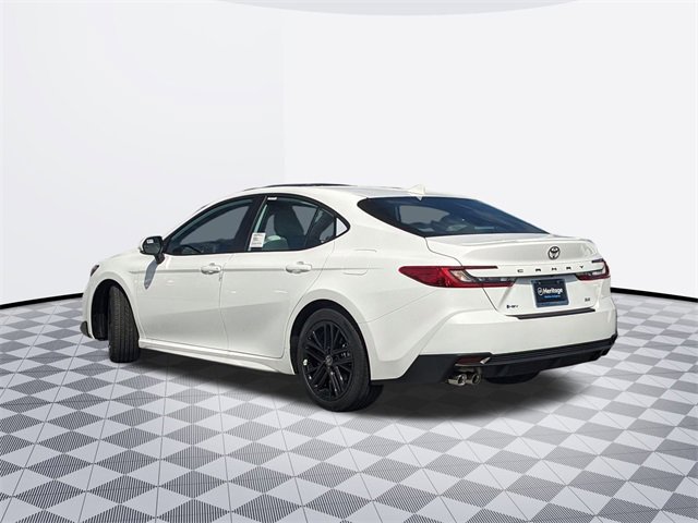 2025 Toyota Camry SE photo 3