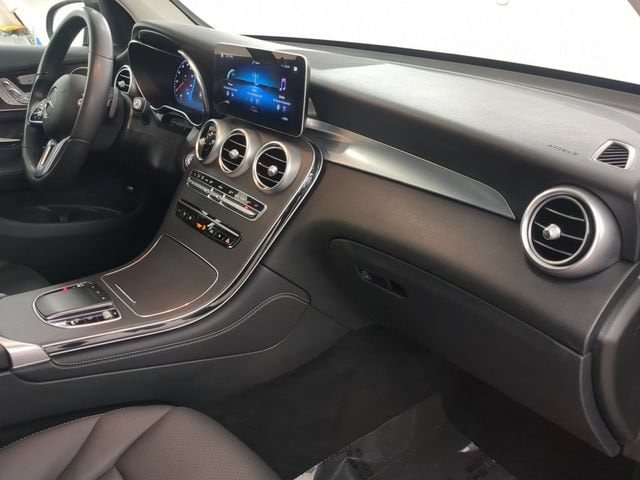 2021 Mercedes-Benz GLC GLC300 - Photo 21
