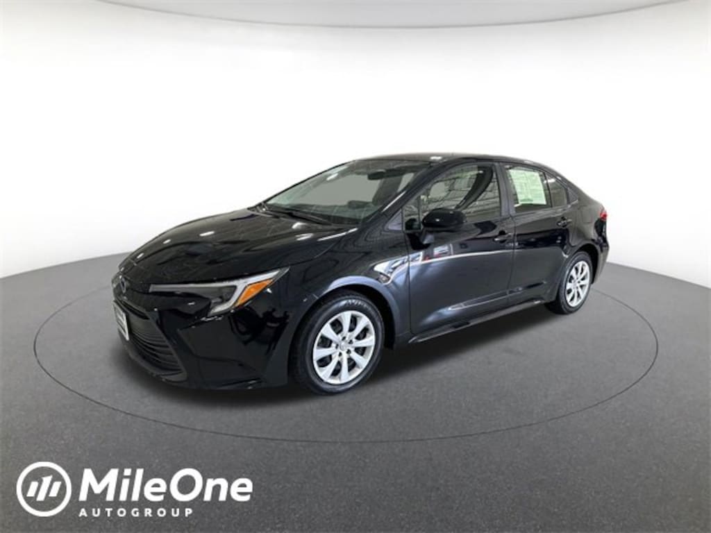 Used 2025 Toyota Corolla Hybrid LE Sedan