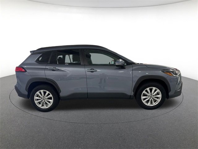 2022 Toyota Corolla Cross LE photo 4