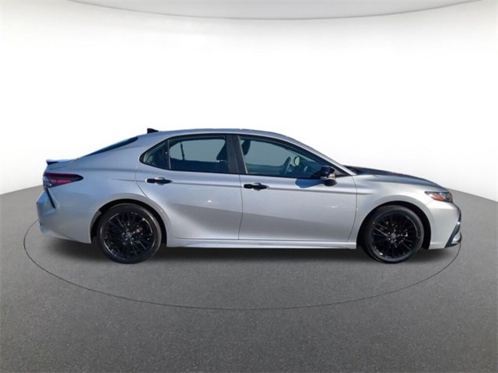 Used 2022 Toyota Camry SE Sedan