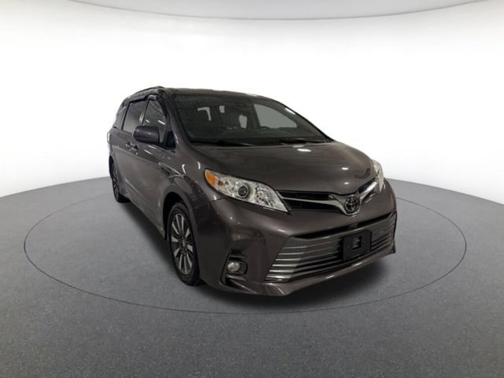 Used 2020 Toyota Sienna XLE Passenger Van