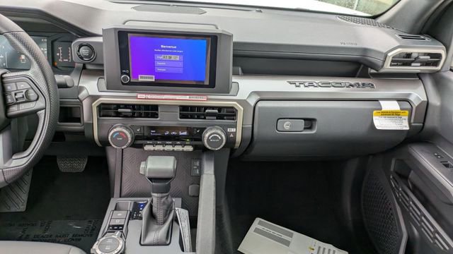 2025 Toyota Tacoma SR5 - Photo 7