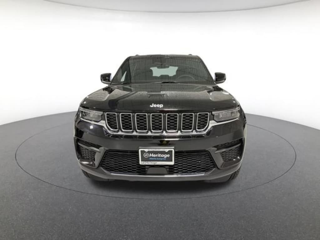 Used 2025 Jeep Grand Cherokee Laredo X Sport Utility
