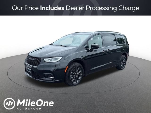 2021 Chrysler Pacifica Limited's photo