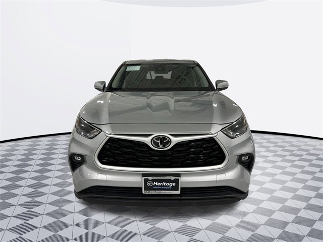 2024 Toyota Highlander LE Sport photo 2