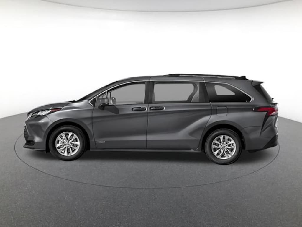 Used 2022 Toyota Sienna LE Passenger Van