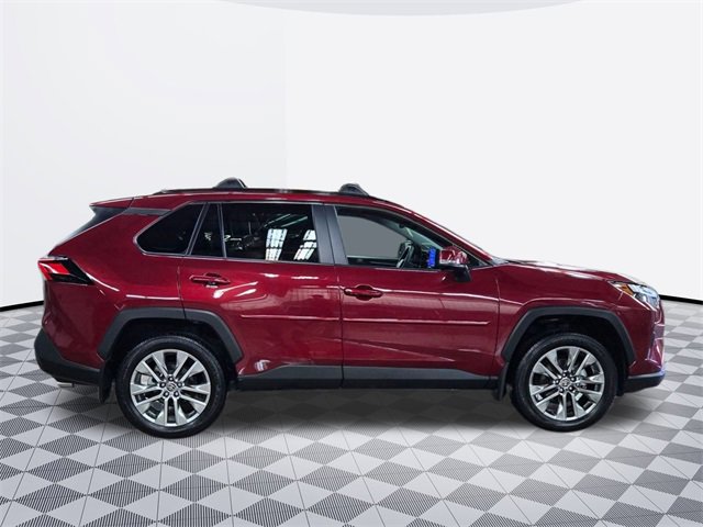 2024 Toyota RAV4 XLE Premium photo 3