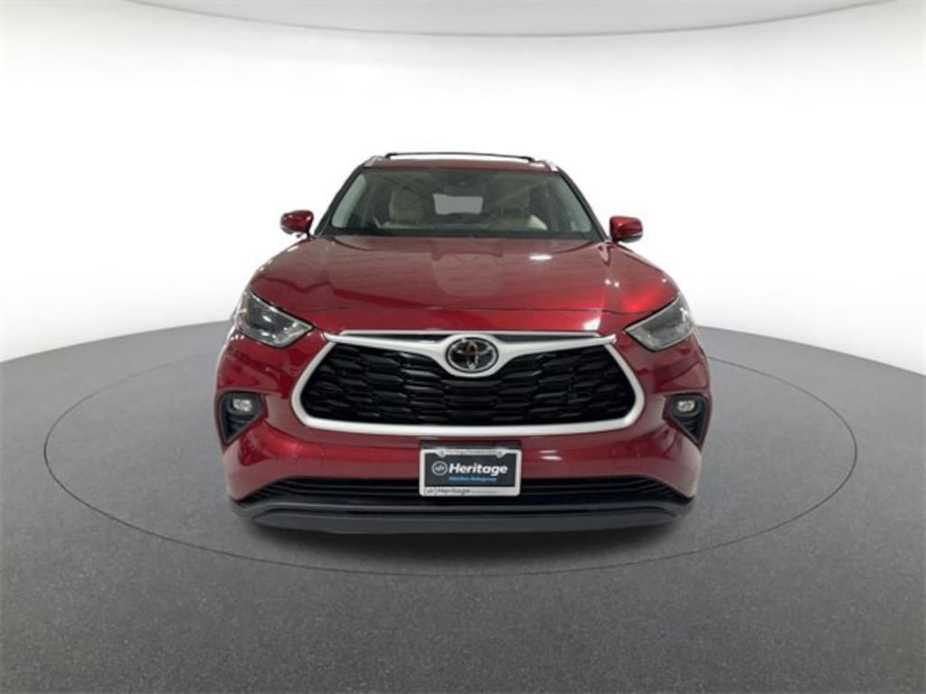 Used 2023 Toyota Highlander XLE Sport Utility