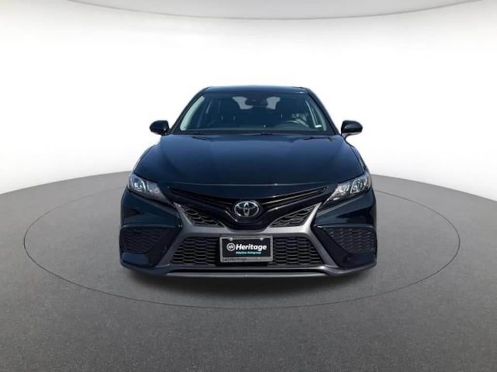 Used 2023 Toyota Camry SE Sedan