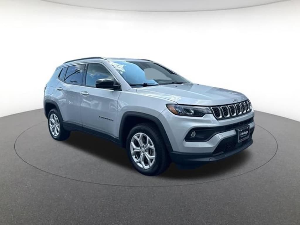 Used 2024 Jeep Compass Latitude Sport Utility