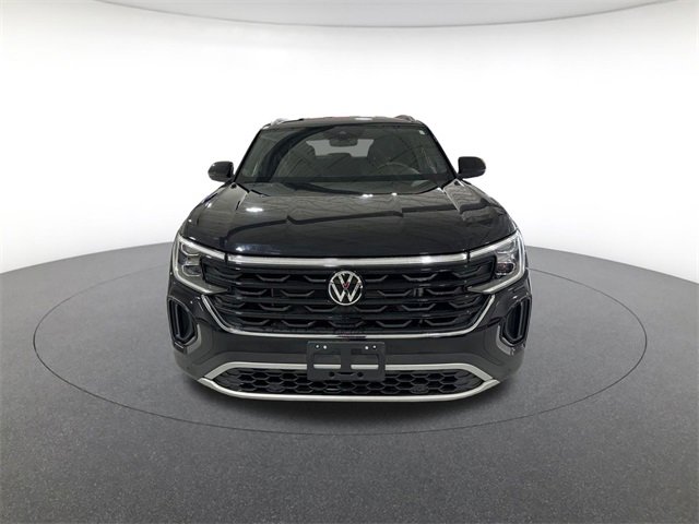 2024 Volkswagen Atlas Cross Sport SE Technology photo 2