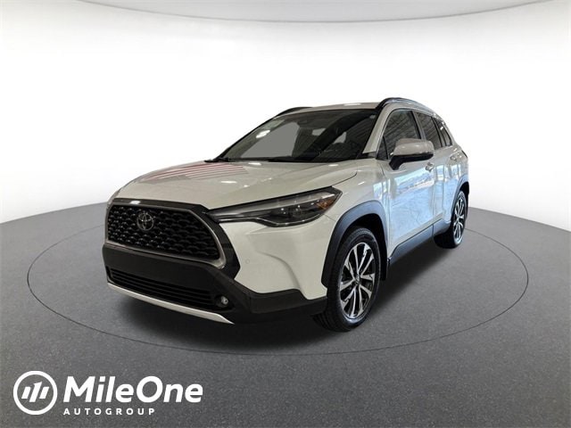 2022 Toyota Corolla Cross XLE's photo