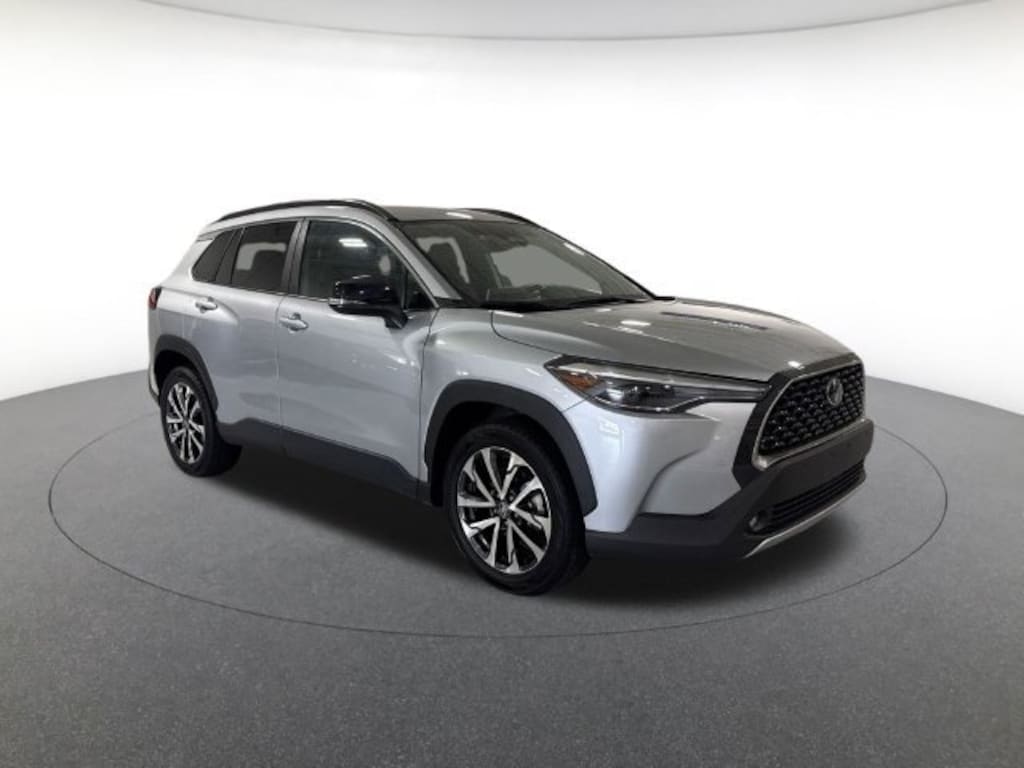 Used 2025 Toyota Corolla Cross XLE Sport Utility
