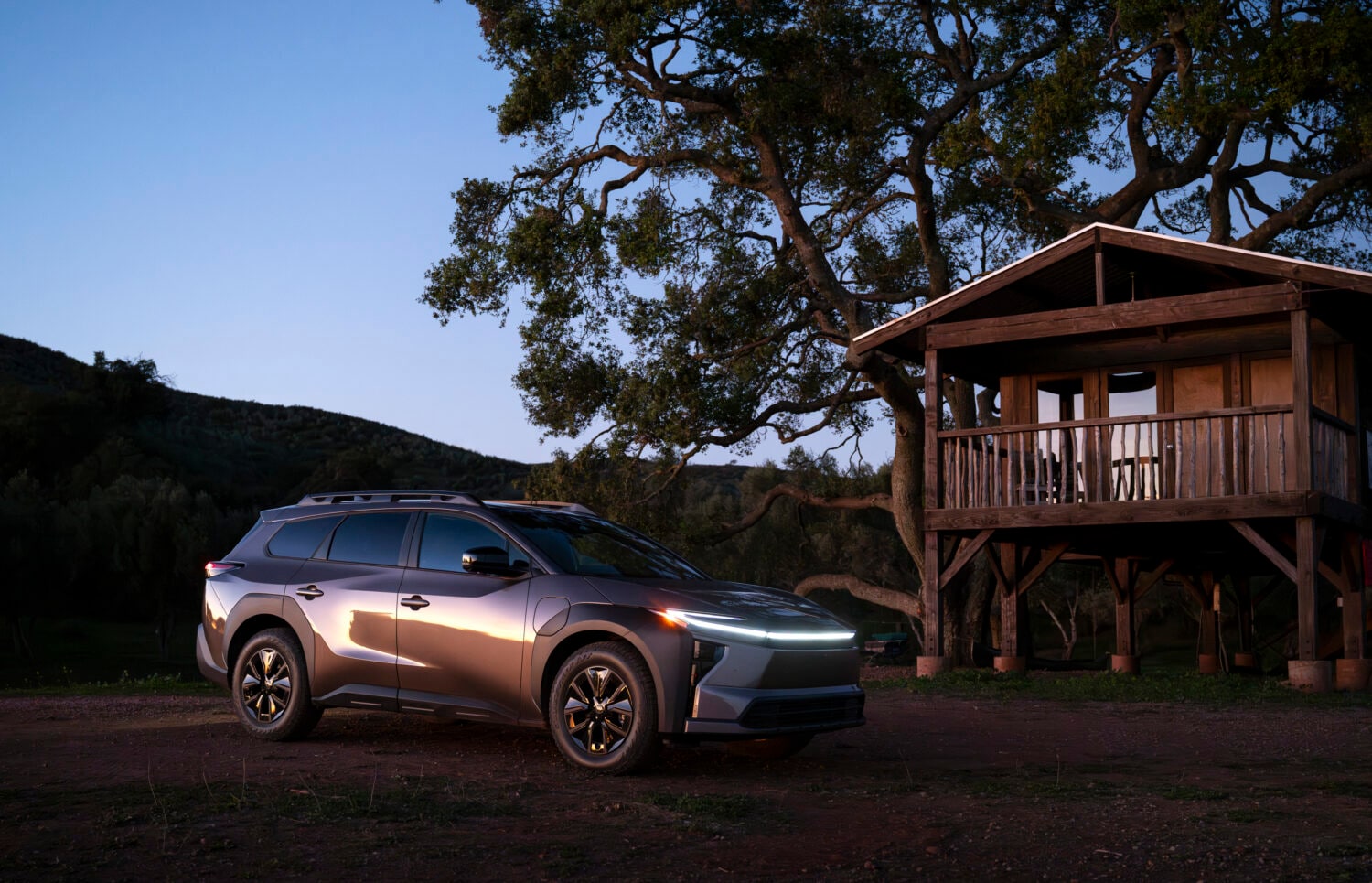 2026_Toyota_bZ_Woodland_Premium_Bronze.jpg