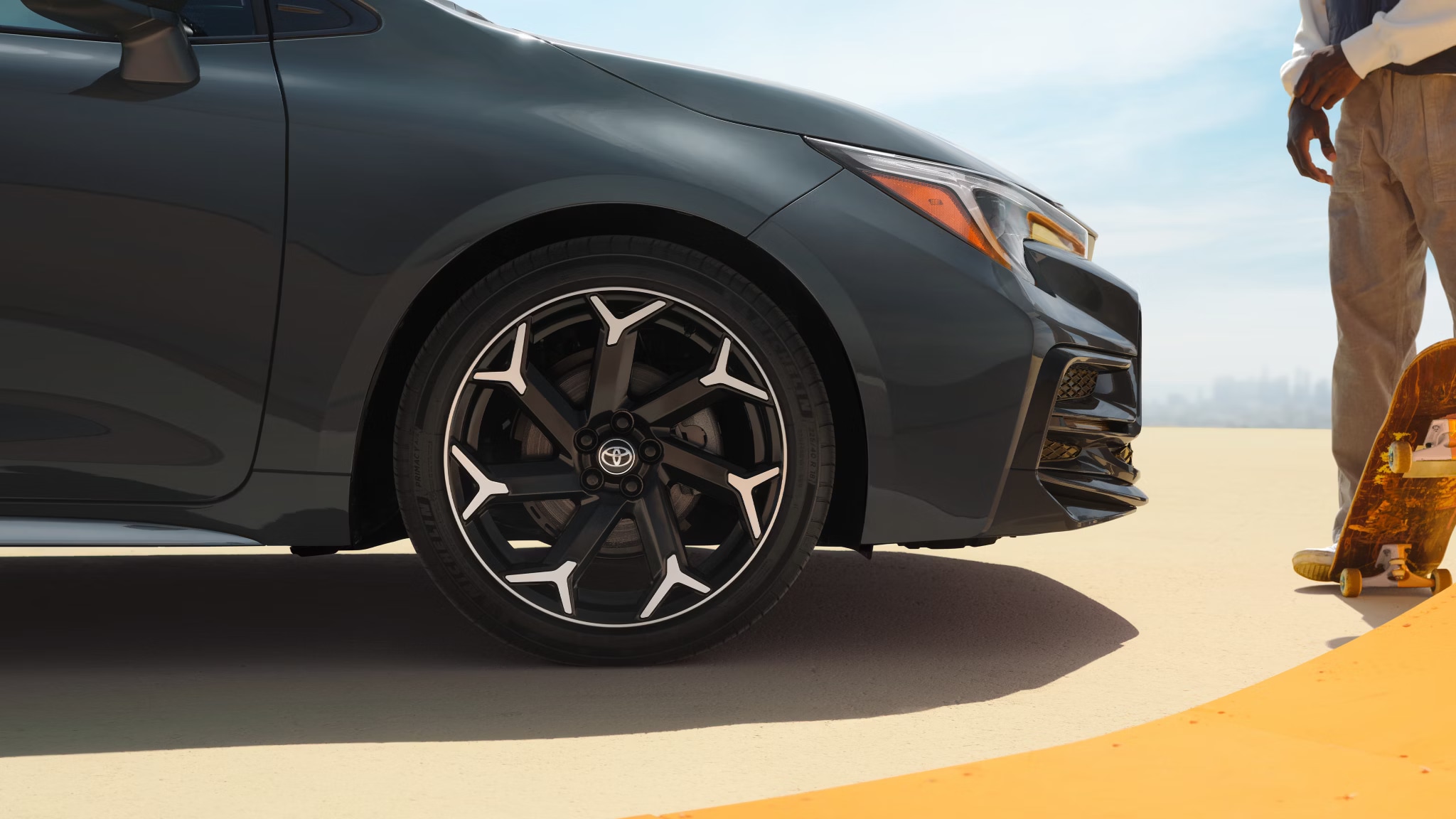2025-Toyota-Corolla-FX-Tire.png