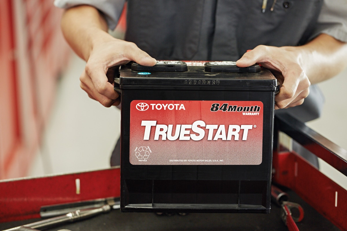 Toyota_Service_Battery_4.jpg