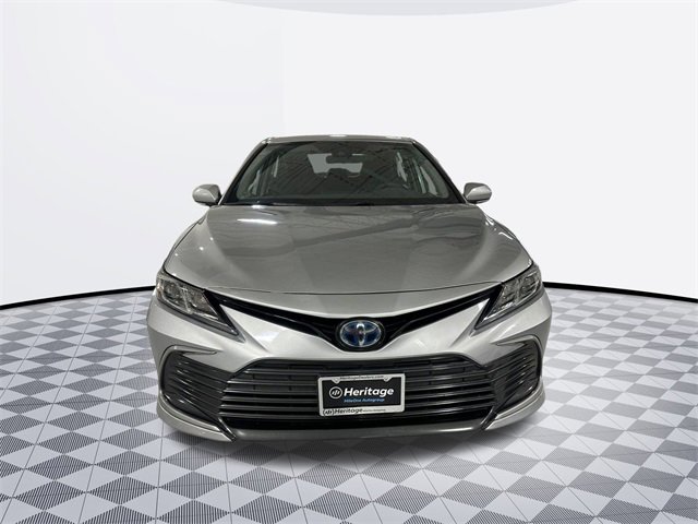 2022 Toyota Camry Hybrid LE photo 2
