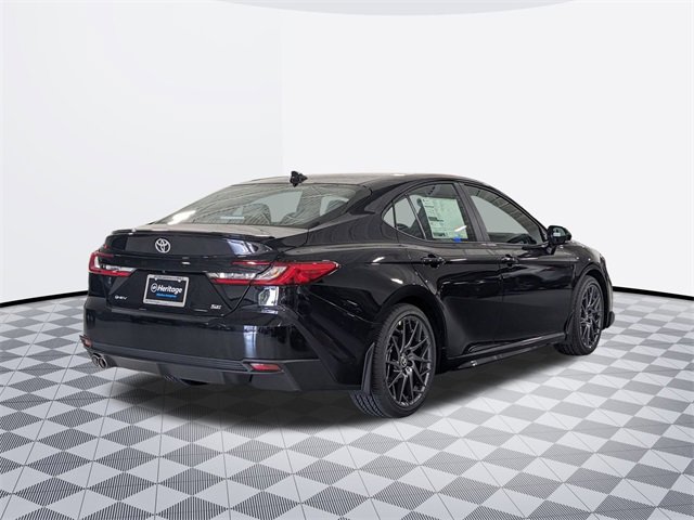 2025 Toyota Camry SE photo 3