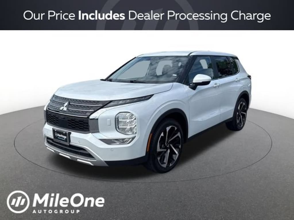 Used 2024 Mitsubishi Outlander SE Sport Utility