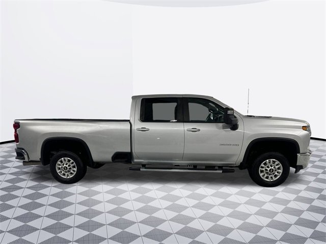 2022 Chevrolet Silverado 2500HD LT photo 4