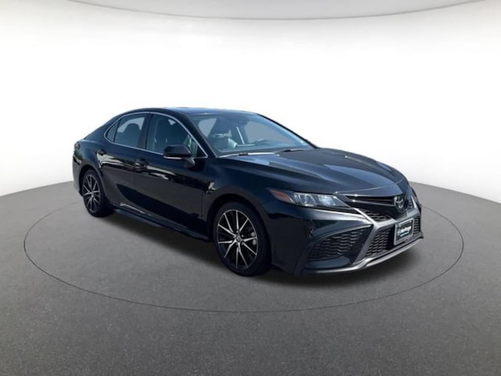 Used 2023 Toyota Camry SE Sedan