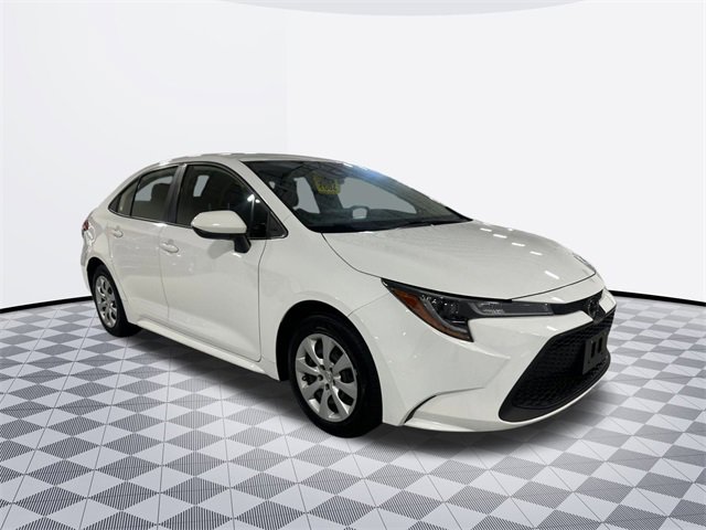 2022 Toyota Corolla LE photo 3