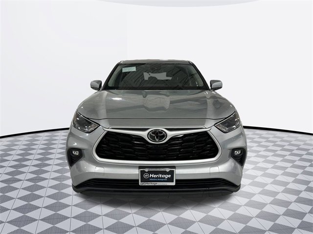 2024 Toyota Highlander LE Sport photo 2