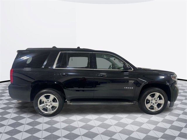 2017 Chevrolet Tahoe LT photo 3