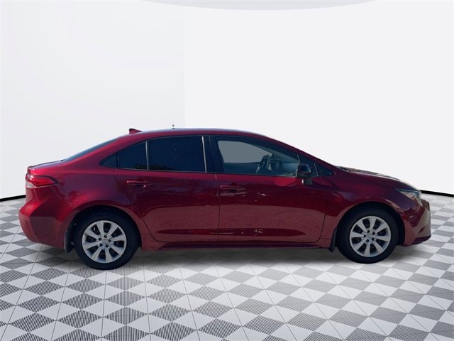 2022 Toyota Corolla LE photo 3